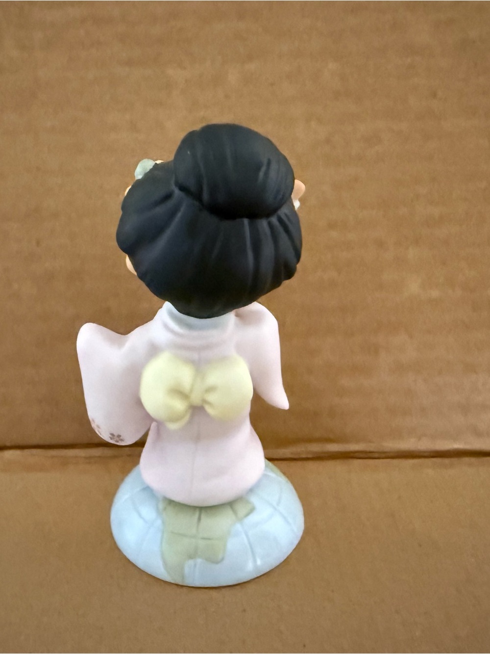 Precious Moments Pastel Kimono Figurine in Pink and Black - Picture 2 of 3